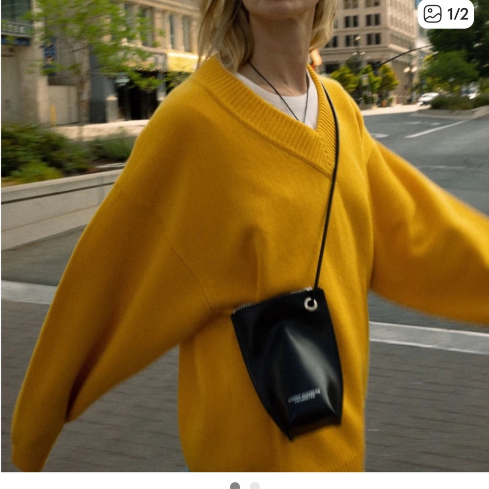 James Street Sloane V Amber size XS